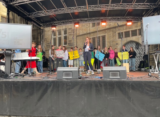 75 Jahre Grundgesetz - Feier auf dem Marktplatz